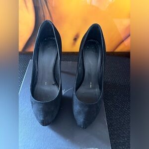 High heel suede shoes